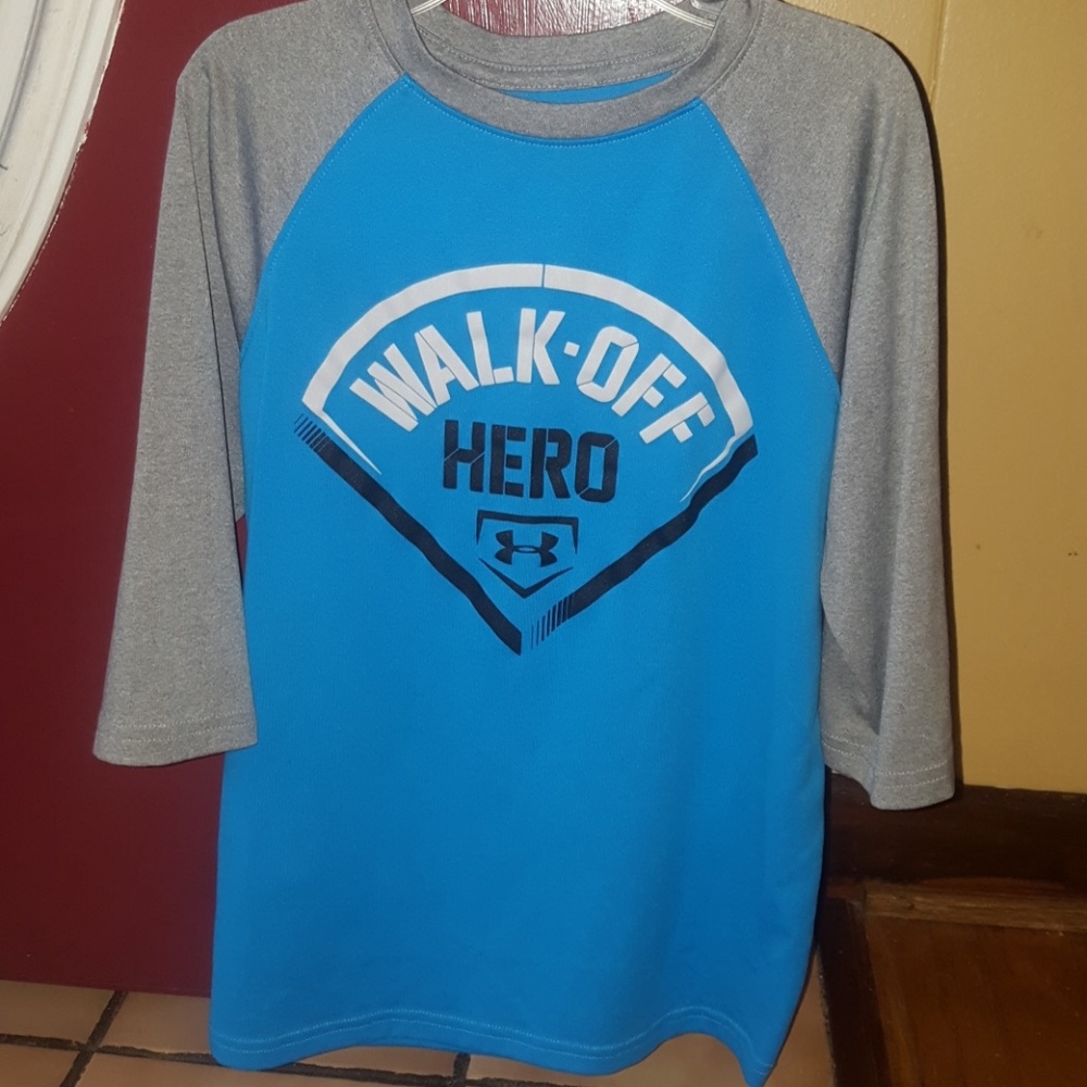 Boys UA top